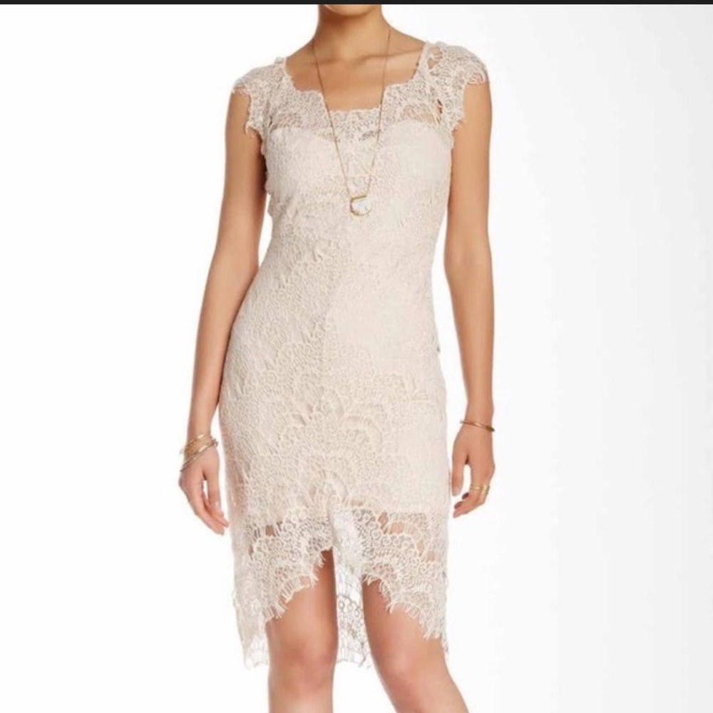 Chic Lace Midi Dress in Cream
